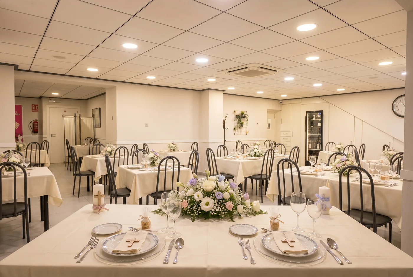 Mesa de comunión preparada en Casa Fulgencio, restaurante para celebraciones en Fortuna (Murcia)